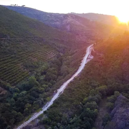 Castelo Do Mau Vizinho Orjais