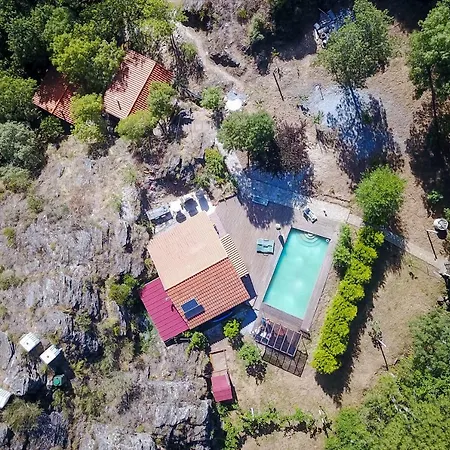 Pensión Castelo Do Mau Vizinho